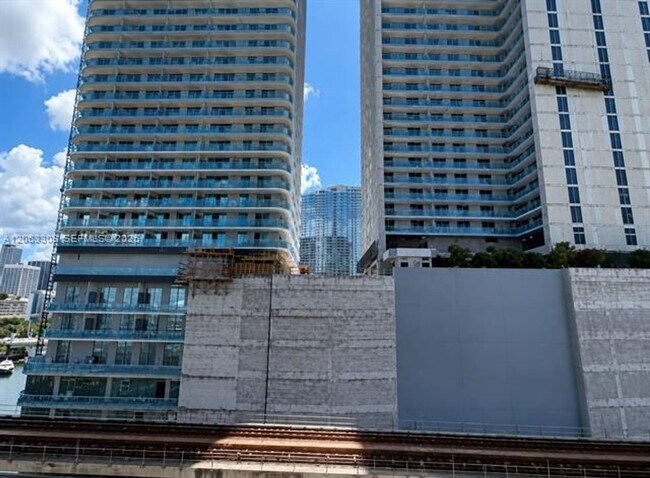 Building Photo - 690 SW 1st Ct