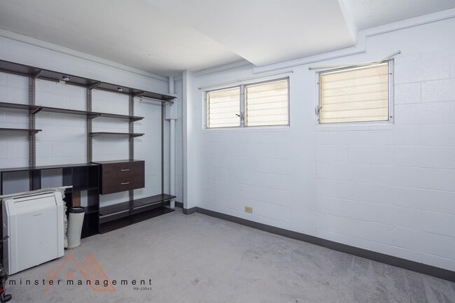 Building Photo - 1535 Punahou St