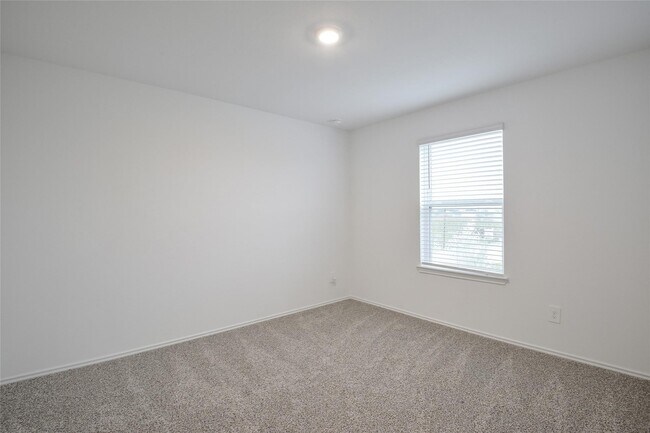 Building Photo - 1055 Llano Trl
