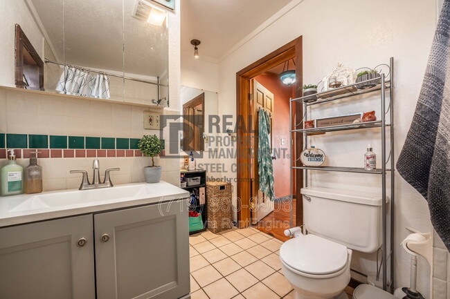 Building Photo - 531 E Milt Dr