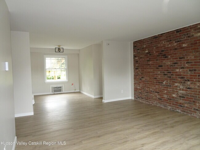 Building Photo - 167 NY-23