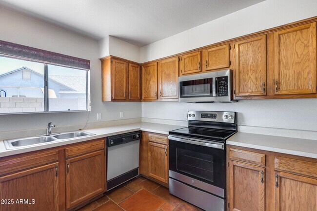 Building Photo - 12512 N 85th Ln