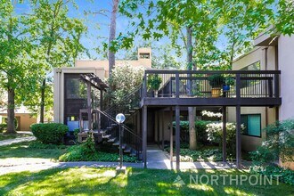Building Photo - 2BR/2BA | Newly Renovated Unit | Community pools | In Woodside Sierra!