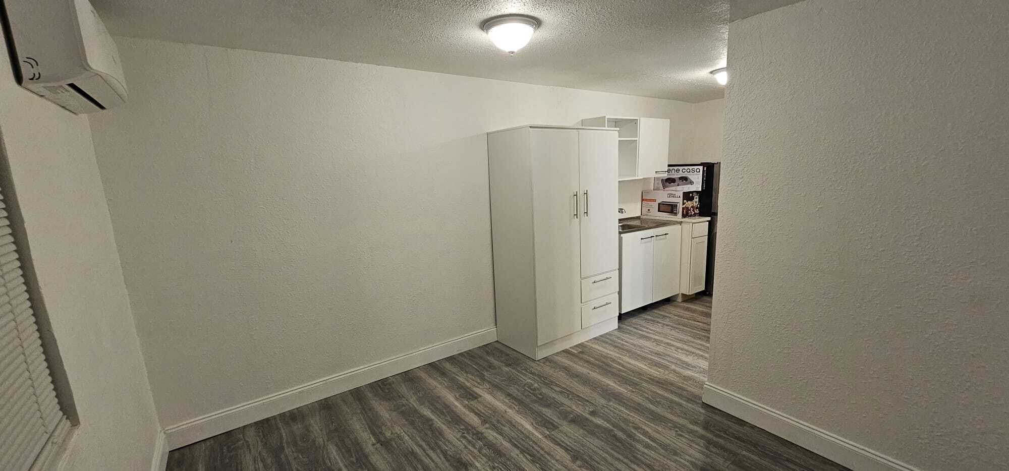 Building Photo - 3328 Wilson St