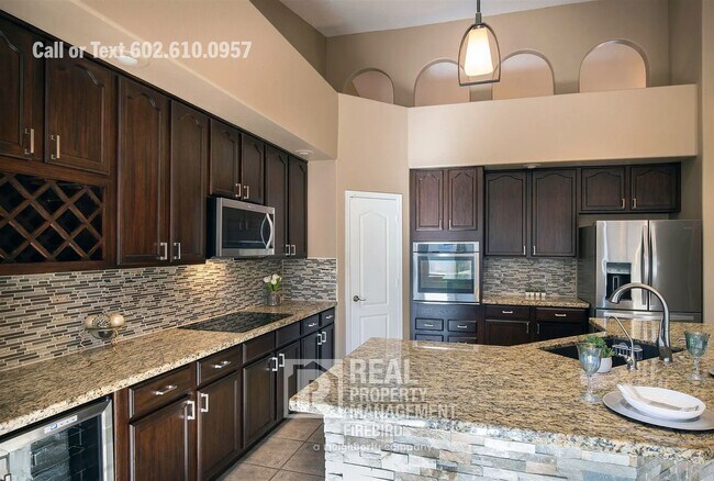 Building Photo - 4907 E Fernwood Ct