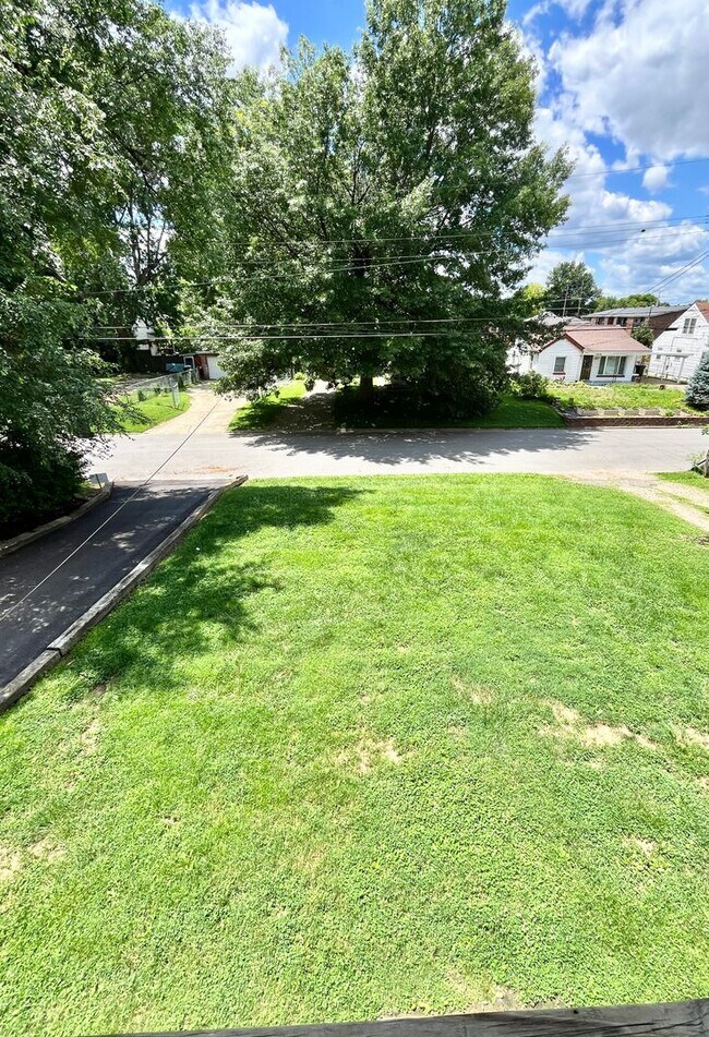 Building Photo - 4840 Southside Dr