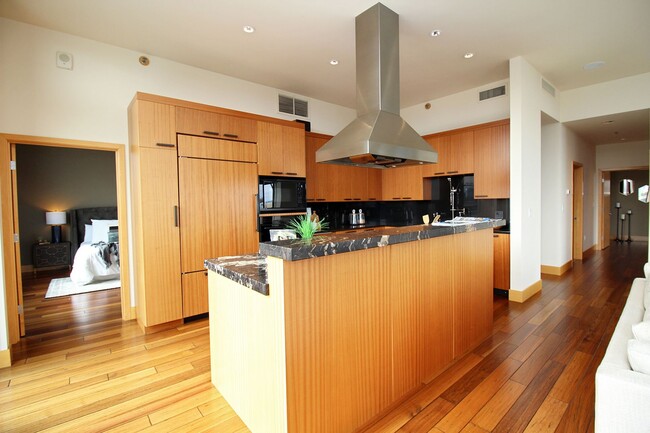 Building Photo - Epitome of Luxury: Spacious 2 Bedroom Pent...