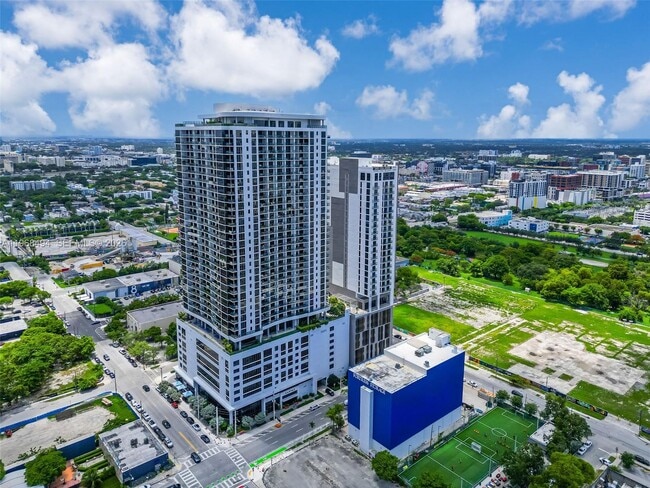 Building Photo - 1600 NE 1st Ave