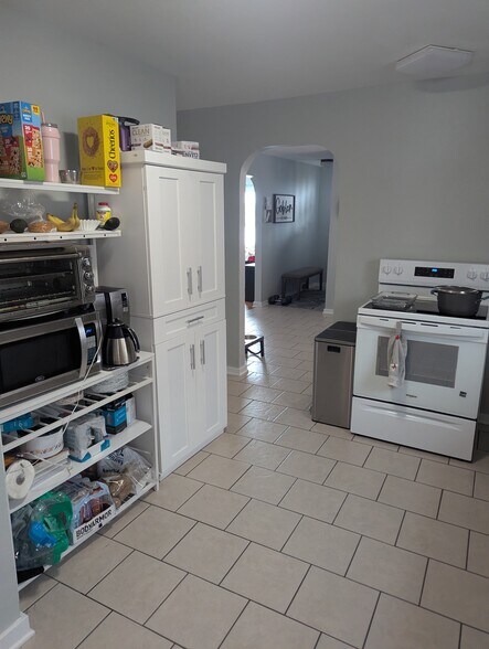 Building Photo - 2110 Ohm Ave