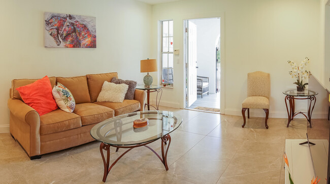 Building Photo - 1425 Riverside Cir