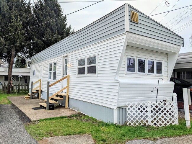 Building Photo - One bed mobile home- Aston, PA
