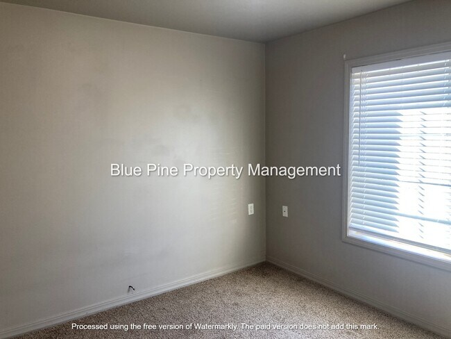 Building Photo - Hunters Loop Apartments