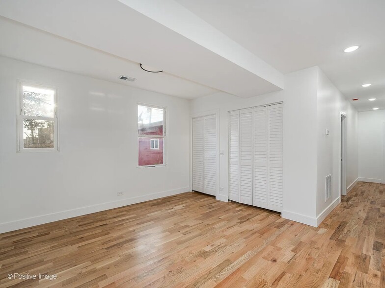 Building Photo - 3016 W 40th St