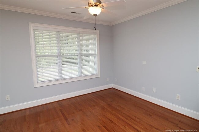 Building Photo - 5013 Sunny Creek Ln