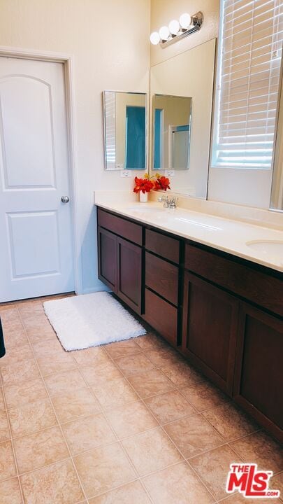 Building Photo - 1703 Sagunto Pl