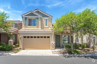 Building Photo - 3 Bedroom, 2 bathroom, 2 Car Garage Home i...
