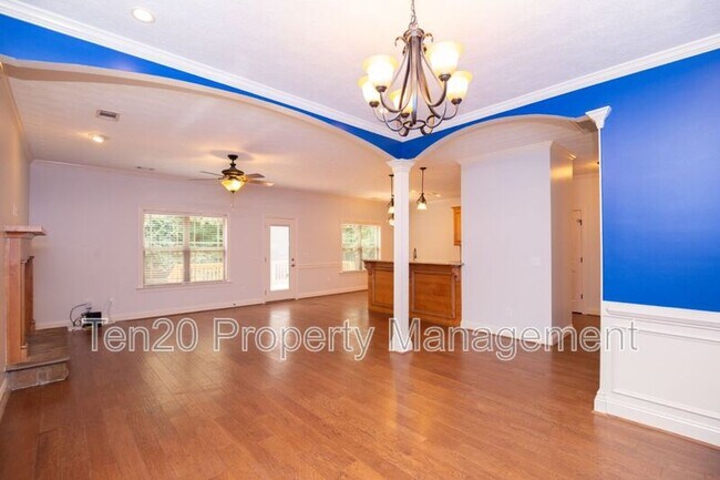 Building Photo - 7177 Helen Dr