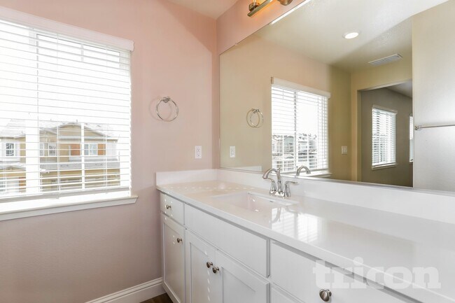 Building Photo - 817 Chisel Ville Ln