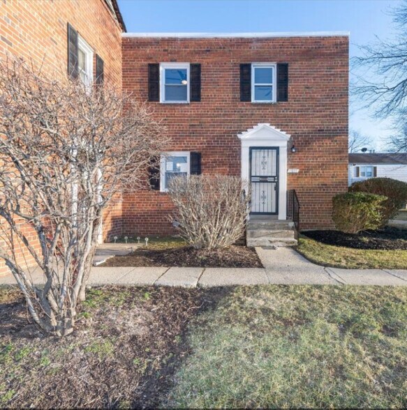 Building Photo - 2537 Iverson St