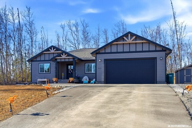 Building Photo - Aurora Heights Ranch