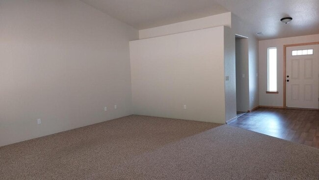 Building Photo - 1034 SW Princeton Pl