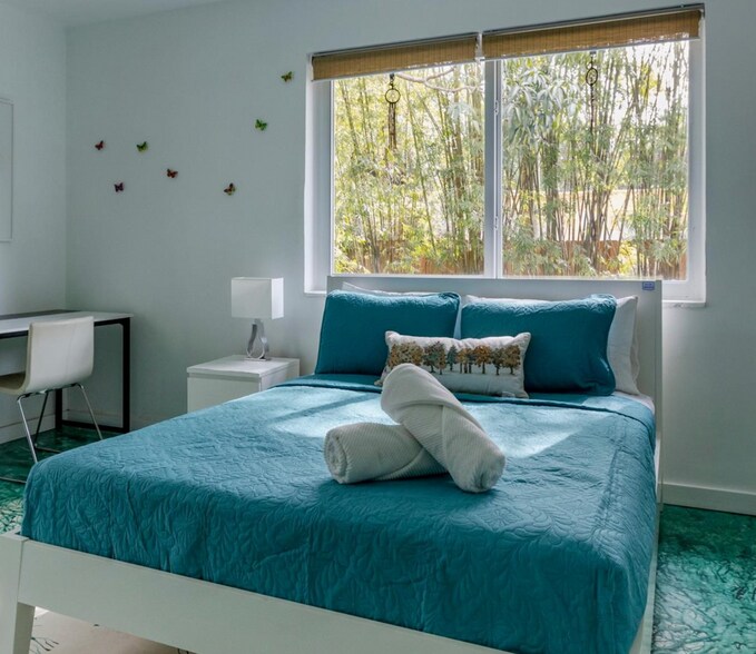 Building Photo - 750 NE 120th St