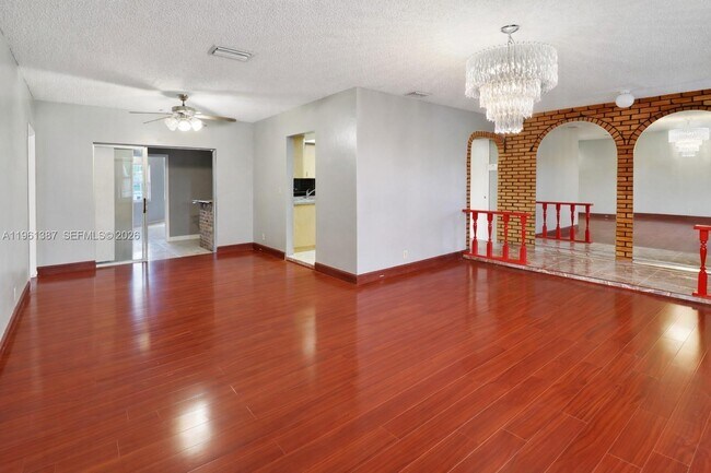 Building Photo - 3241 NW 40th St