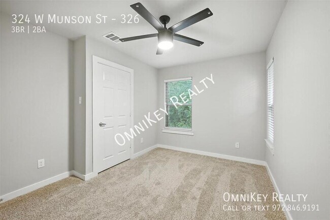 Building Photo - 324 W Munson St