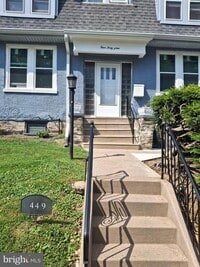 Building Photo - 449 Roslyn Ave