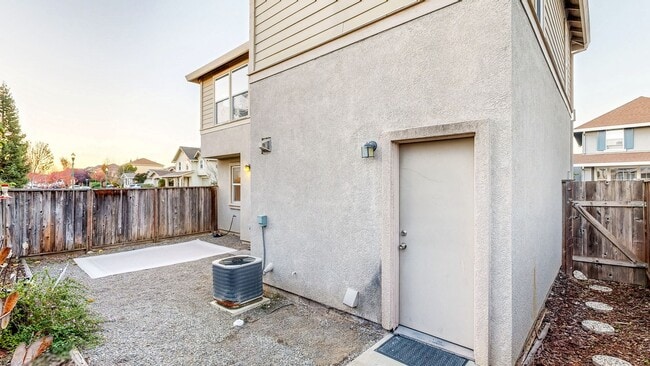 Building Photo - PURE Property Management - Adorable two-st...