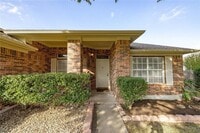 Building Photo - 2623 Goldfinch Dr