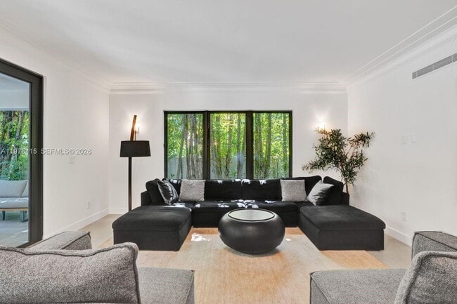 Building Photo - 5735 N Bay Rd