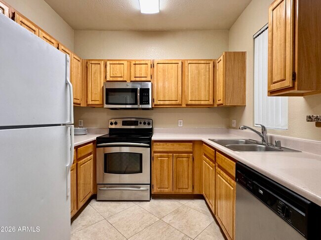 Building Photo - 2929 W Yorkshire Dr