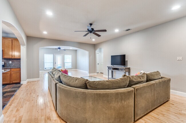 Building Photo - 2700 Merida Ave