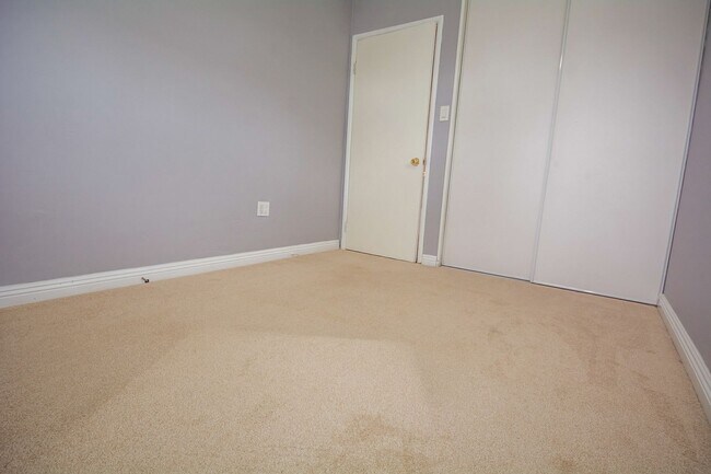 Building Photo - 11433 Littchen St