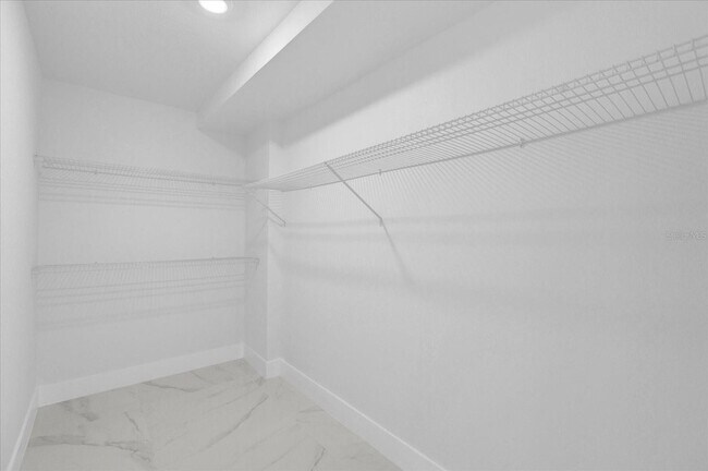 Building Photo - 5851 SE Drew Rd