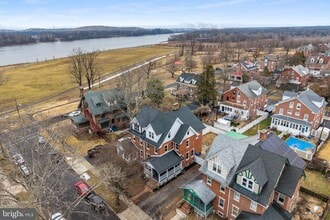 Building Photo - 12 6th Ave