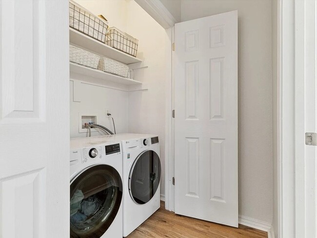 Building Photo - 2305 Homewood Ln