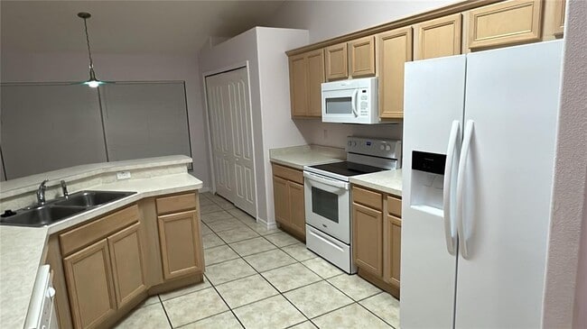 Building Photo - 534 Lake Sumner Dr