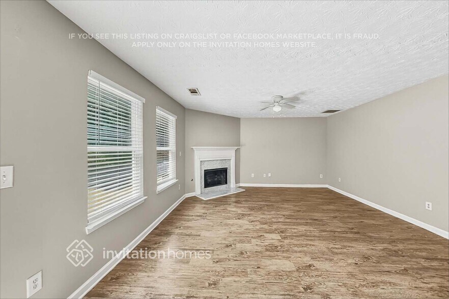 Building Photo - 9481 Lakeview Rd