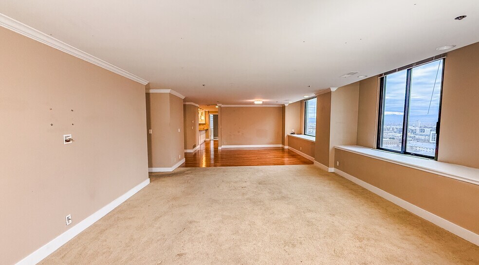 Building Photo - 44 W Broadway