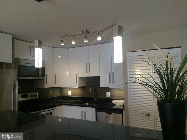 Primary Photo - 1140 23rd St NW