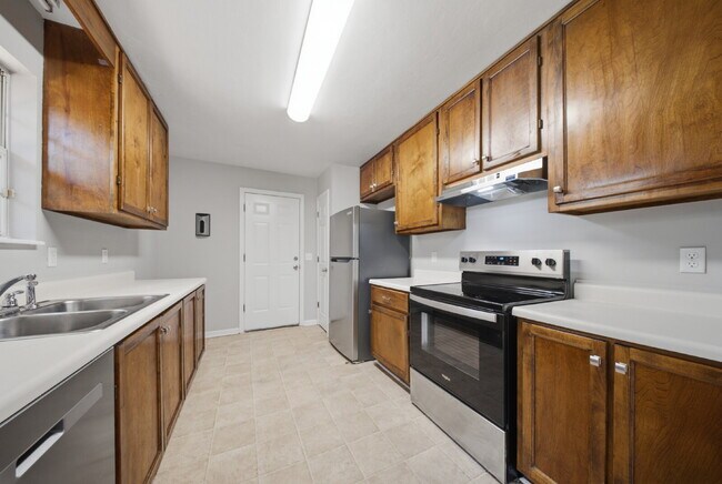 Building Photo - 3 Bedroom 2 Bathroom Single Family Home located in NW Tallahassee!