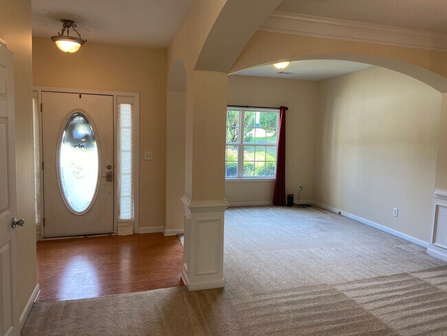 Building Photo - 4BR Home w/ Fireplace + 2-Car Garage in Snellville