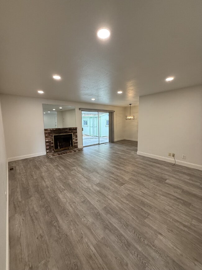 Building Photo - Beautiful 3 Bed, 2 Bath Single Story in Great Livermore Location