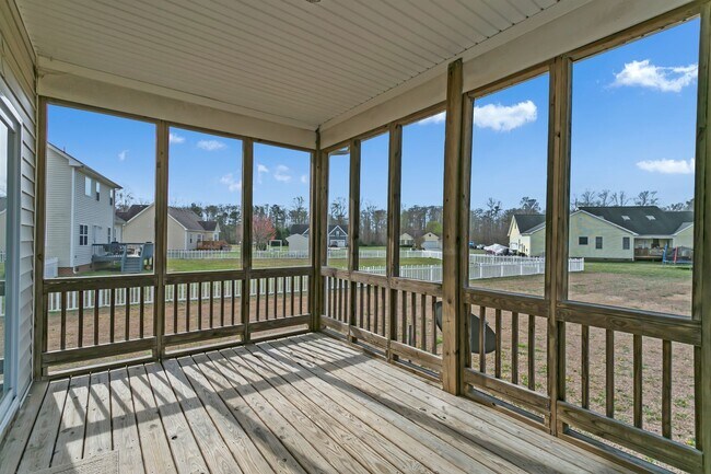 Building Photo - Beautiful 3 Bed/2.5 Bath located in Shingle Landing, Moyock NC