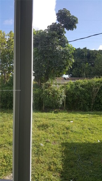 Building Photo - 6300 SW 21st St