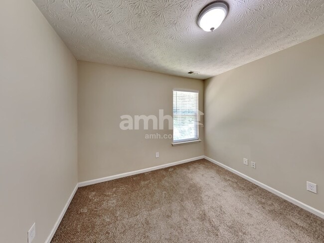 Building Photo - 1626 Sparrow Wood Ln SW
