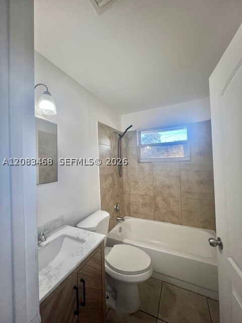 Building Photo - 2746 Johnson St