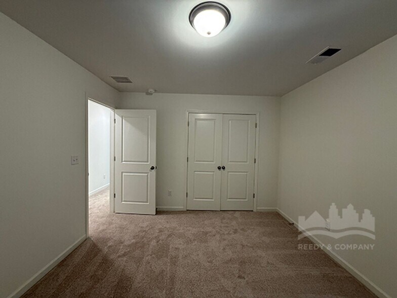 Building Photo - 345 Chestnut Rdg Cv